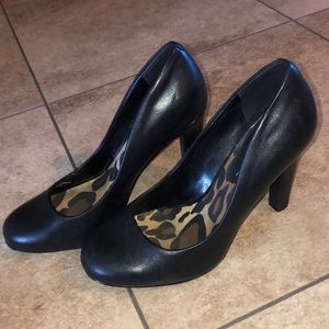 Jessica Simpson Black heel